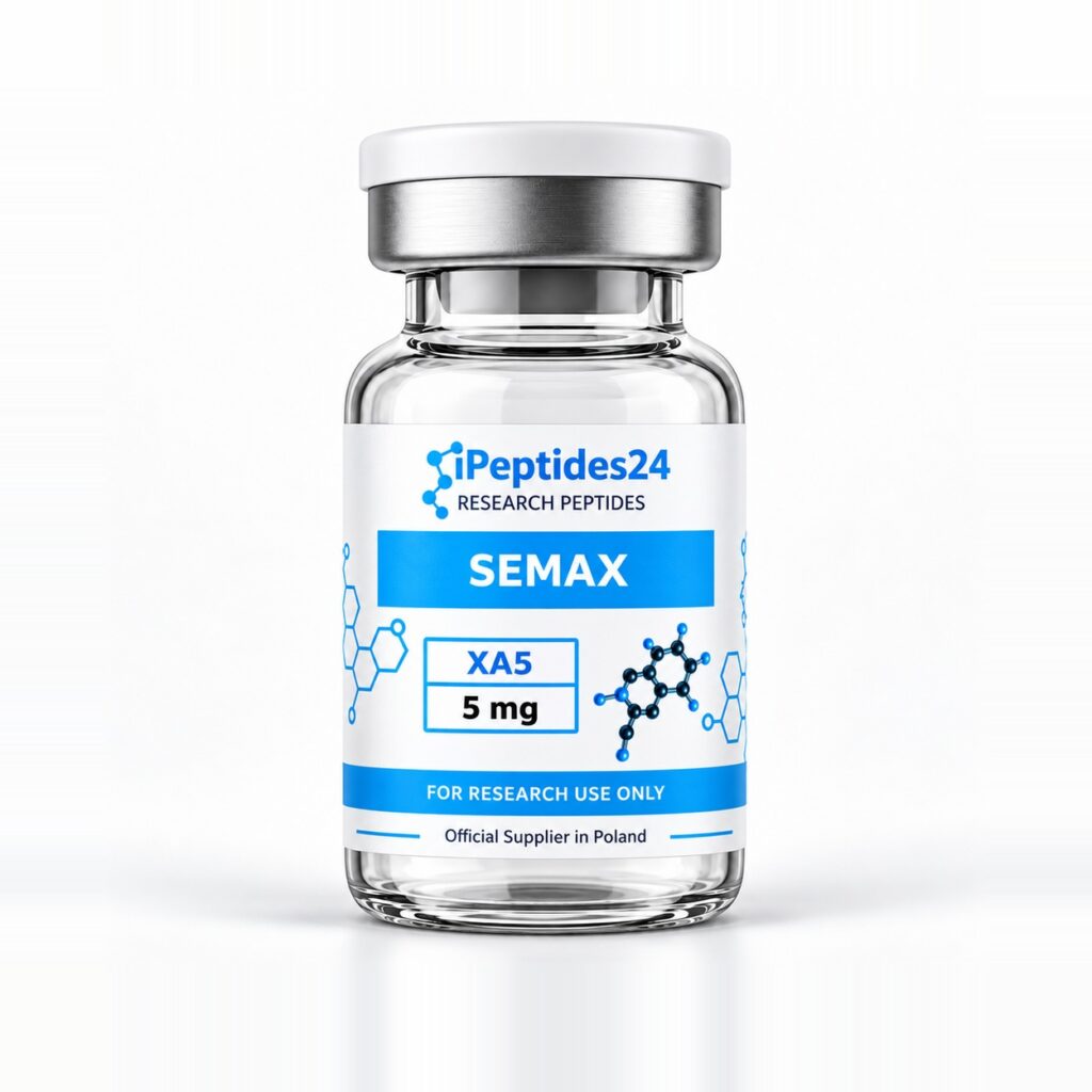 Fiolka iPeptides24 z etykietą „Semax · 5 mg” (XA5) na białym tle.